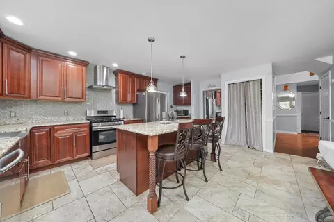 Kitchen - 18400 Holland Rd, Lansing, IL 60438 photo 1 of 3