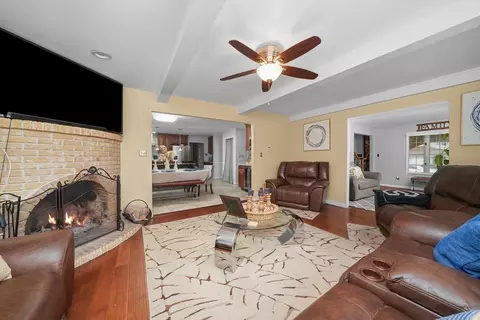 Living - 18400 Holland Rd, Lansing, IL 60438 photo 2 of 4