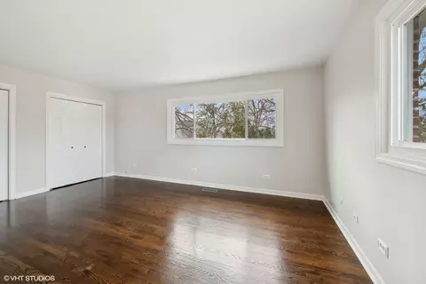 1748 Linneman St, Glenview, IL 60025 photo 9