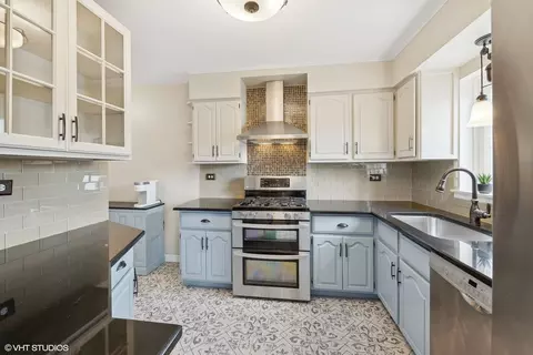 1748 Linneman St, Glenview, IL 60025 photo 6