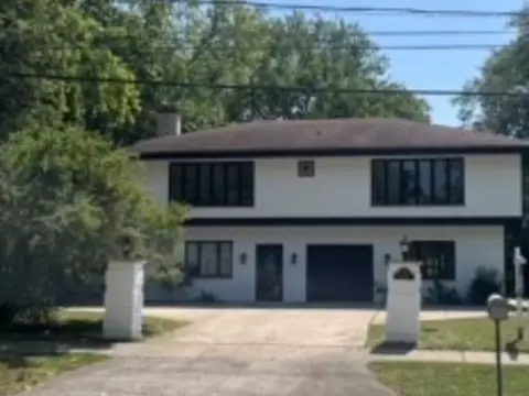 1604 Park Ave, Highland Park, IL 60035