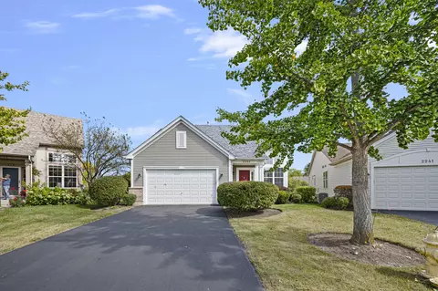 2251 Wilshire Ct, Grayslake, IL 60030