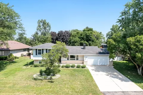 24448 N Davids Ct, Naperville, IL 60564