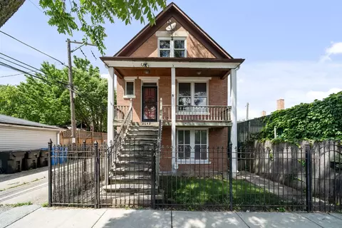 2642 W Barry Ave, Chicago, IL 60618