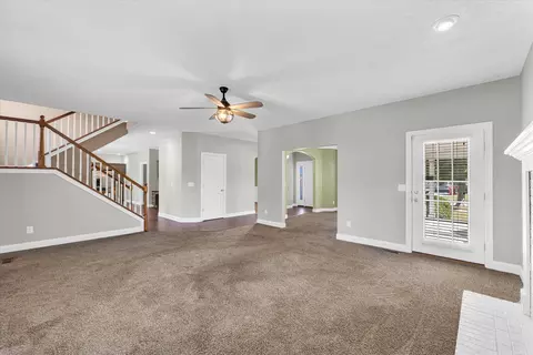 Living - 2005 Emerald Dr, Champaign, IL 61822 photo 4 of 7