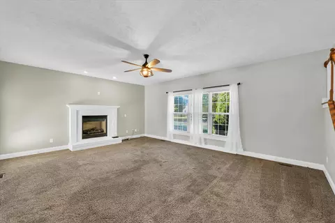 Living - 2005 Emerald Dr, Champaign, IL 61822 photo 3 of 7