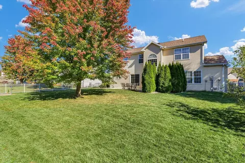 Exterior - 2005 Emerald Dr, Champaign, IL 61822 photo 11 of 13