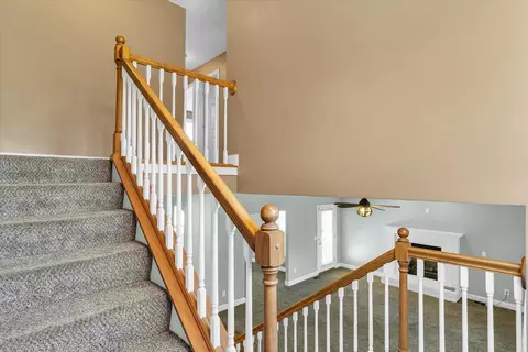 Entry Way - 2005 Emerald Dr, Champaign, IL 61822 photo 4 of 6