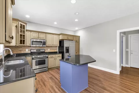 Kitchen - 2005 Emerald Dr, Champaign, IL 61822 photo 1 of 4