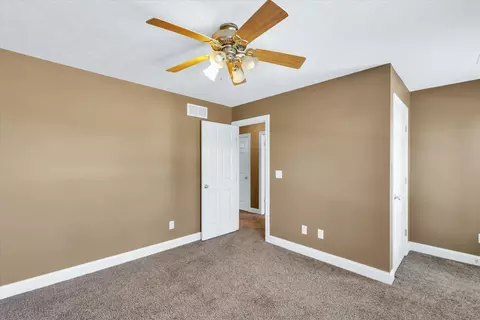 Bedroom - 2005 Emerald Dr, Champaign, IL 61822 photo 7 of 10