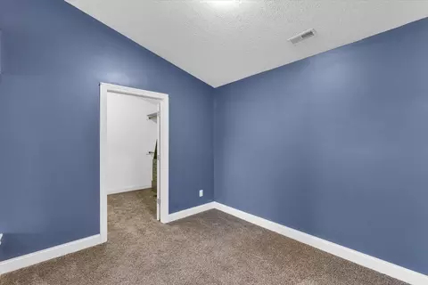 Bedroom - 2005 Emerald Dr, Champaign, IL 61822 photo 3 of 10