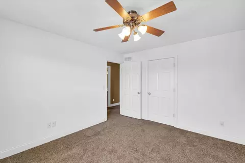 Bedroom - 2005 Emerald Dr, Champaign, IL 61822 photo 5 of 10