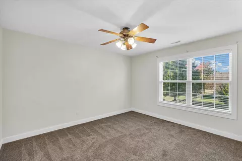 Bedroom - 2005 Emerald Dr, Champaign, IL 61822 photo 9 of 10