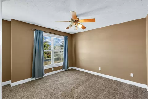 Bedroom - 2005 Emerald Dr, Champaign, IL 61822 photo 6 of 10