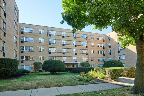 2115 W Farwell Ave #405, Chicago, IL 60645