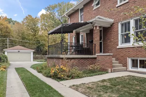 Exterior - 604 Park Ave, River Forest, IL 60305 photo 3 of 9