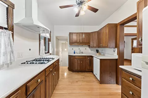 Kitchen - 604 Park Ave, River Forest, IL 60305 photo 1 of 3