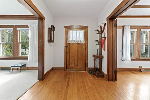 Entry Way - 604 Park Ave, River Forest, IL 60305 photo 1 of 4