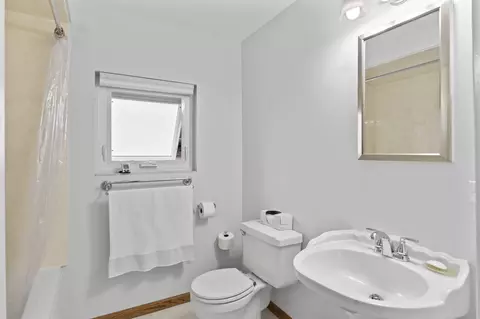 Bath - 604 Park Ave, River Forest, IL 60305 photo 1 of 1