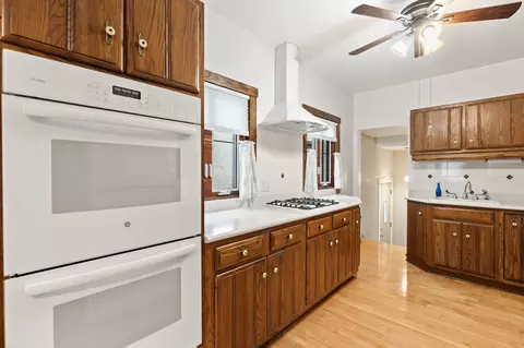 Kitchen - 604 Park Ave, River Forest, IL 60305 photo 2 of 3