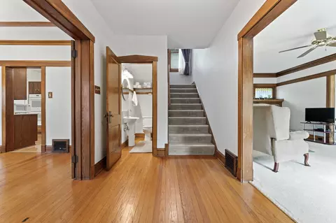 Entry Way - 604 Park Ave, River Forest, IL 60305 photo 2 of 4