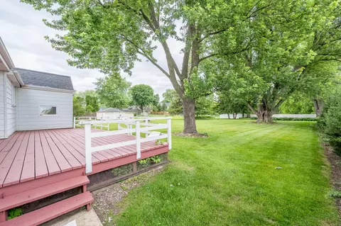 Exterior - 11502 Main St, Huntley, IL 60142 photo 3 of 5