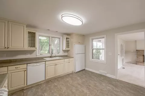 Kitchen - 11502 Main St, Huntley, IL 60142 photo 3 of 3