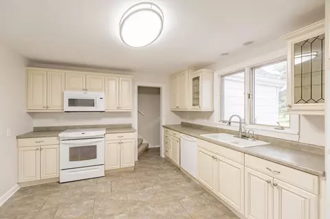Kitchen - 11502 Main St, Huntley, IL 60142 photo 1 of 3