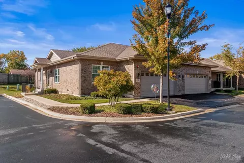 534 N Woodland Ct, Addison, IL 60101