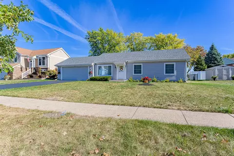 989 S Chippendale Dr, Bartlett, IL 60103