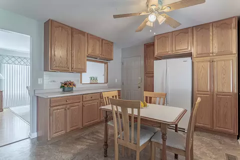 989 S Chippendale Dr, Bartlett, IL 60103 photo 7