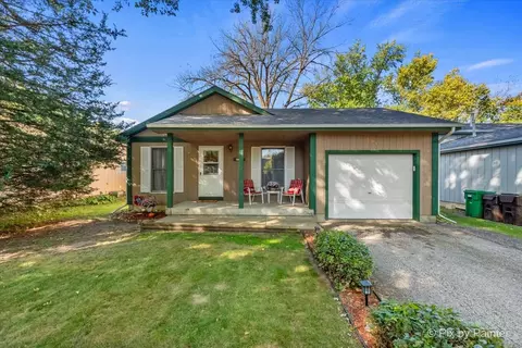 390 Elmwood Ave, Crystal Lake, IL 60014
