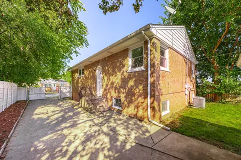Exterior - 8719 44th Pl, Lyons, IL 60534 photo 2 of 4