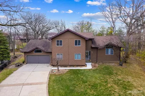 203 Oak Ct, Minooka, IL 60447