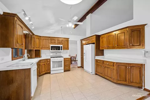 203 Oak Ct, Minooka, IL 60447 photo 6
