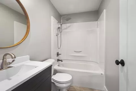 Bath - 409 E 26th St, Sterling, IL 61081 photo 1 of 5