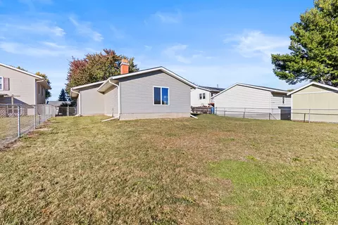 Exterior - 409 E 26th St, Sterling, IL 61081 photo 4 of 5