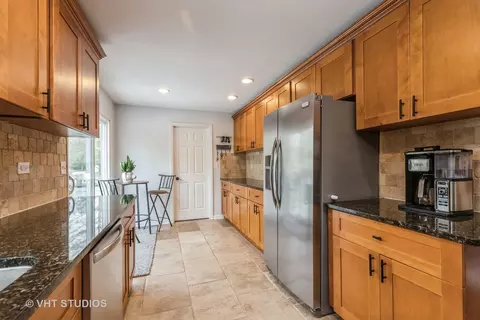 2 Coral Reef Ct, Third Lake, IL 60030 photo 5