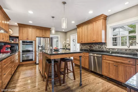 Kitchen - 306 E Center Ave, Lake Bluff, IL 60044 photo 1 of 2