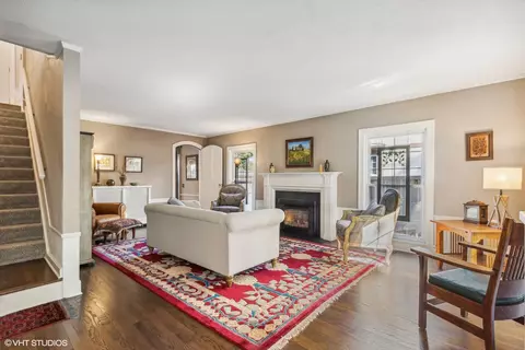 Living - 306 E Center Ave, Lake Bluff, IL 60044 photo 1 of 4
