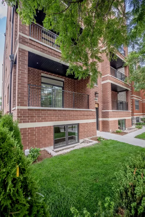 4441 N Ashland Ave #202, Chicago, IL 60640