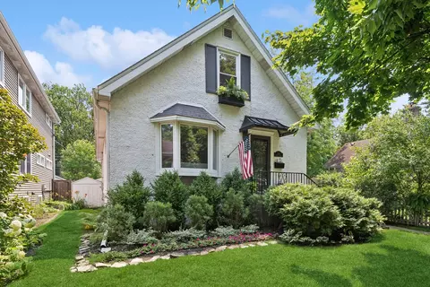 2331 Cowper Ave, Evanston, IL 60201