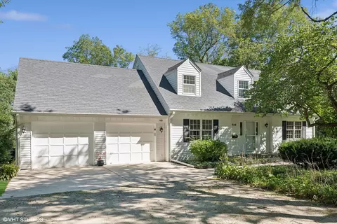909 Morton St, Batavia, IL 60510