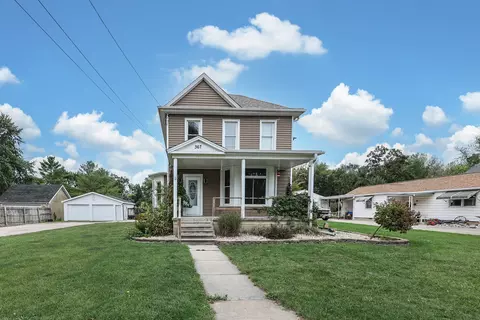 367 N Market St, Seneca, IL 61360