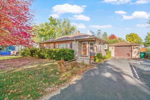 520 N Hugh St, Plano, IL 60545