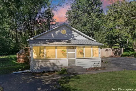 21743 W Oak Ave, Lake Villa, IL 60046