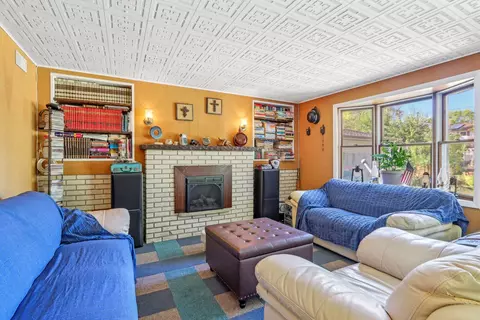 850 Western, Hoffman Estates, IL 60169 photo 4