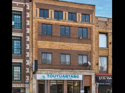 3347 N Clark St #3W, Chicago, IL 60657
