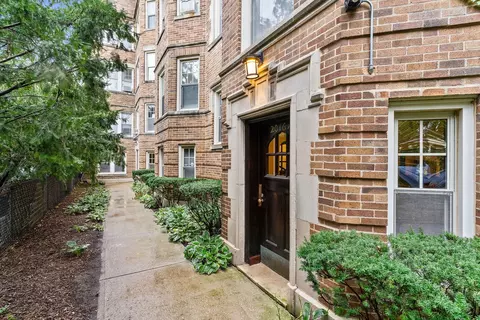 2016 W Greenleaf Ave #2C, Chicago, IL 60645