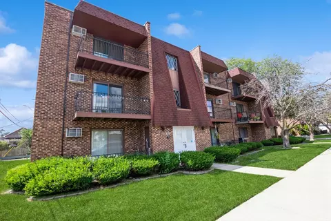 6345 Birmingham St #2E, Chicago Ridge, IL 60415